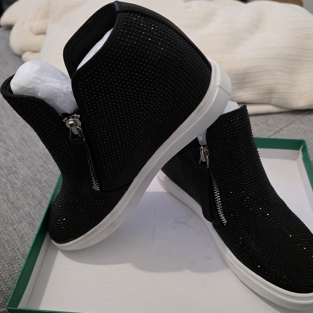 New Charlie By Lauren Lorraine Black Rhinestone Womens Sneakers Sz 6